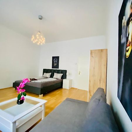 Family Apartment Th8 8 Bécs Kültér fotó