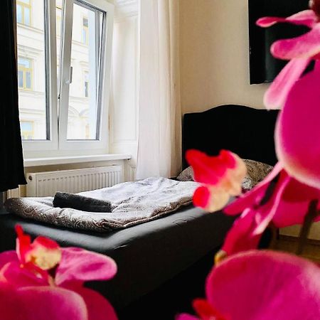 Family Apartment Th8 8 Bécs Kültér fotó