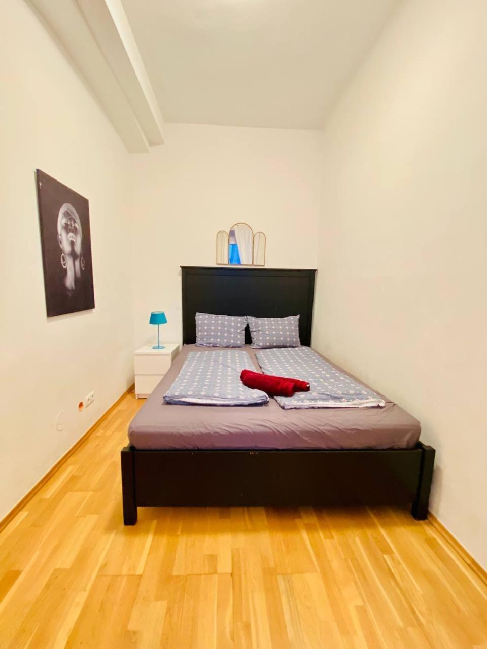 Family Apartment Th8 8 Bécs Kültér fotó