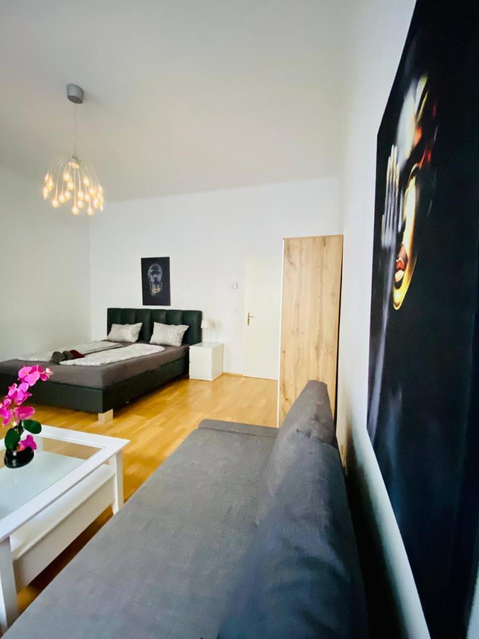 Family Apartment Th8 8 Bécs Kültér fotó