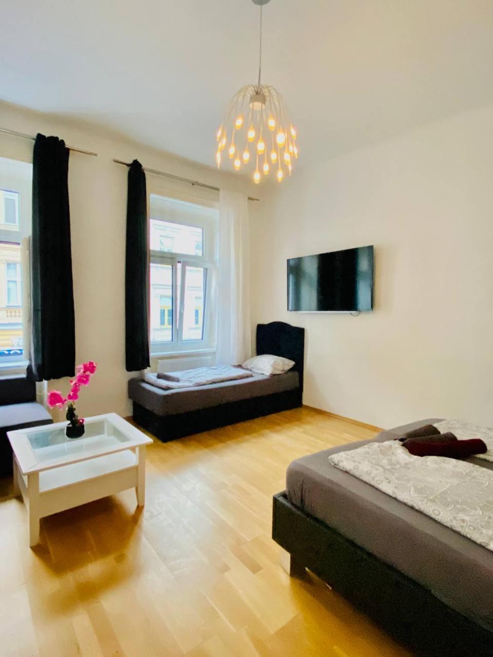 Family Apartment Th8 8 Bécs Kültér fotó