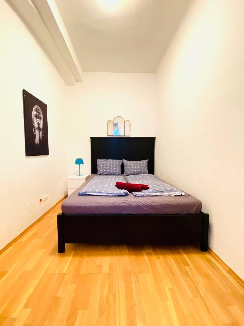 Family Apartment Th8 8 Bécs Kültér fotó