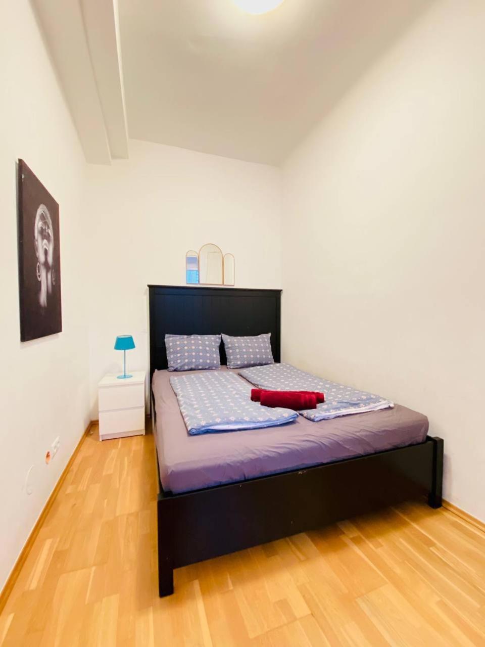 Family Apartment Th8 8 Bécs Kültér fotó