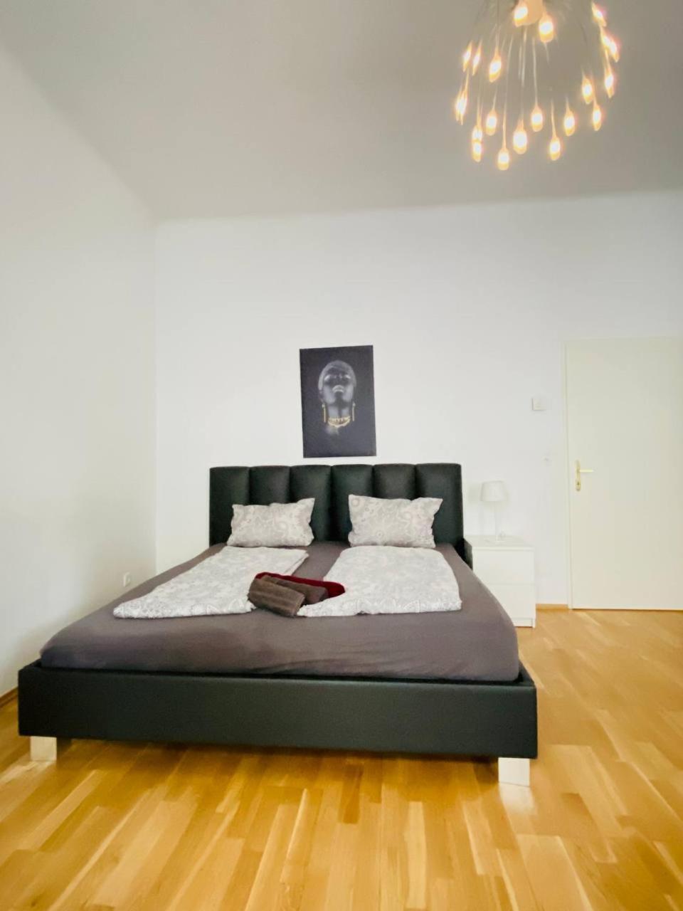 Family Apartment Th8 8 Bécs Kültér fotó