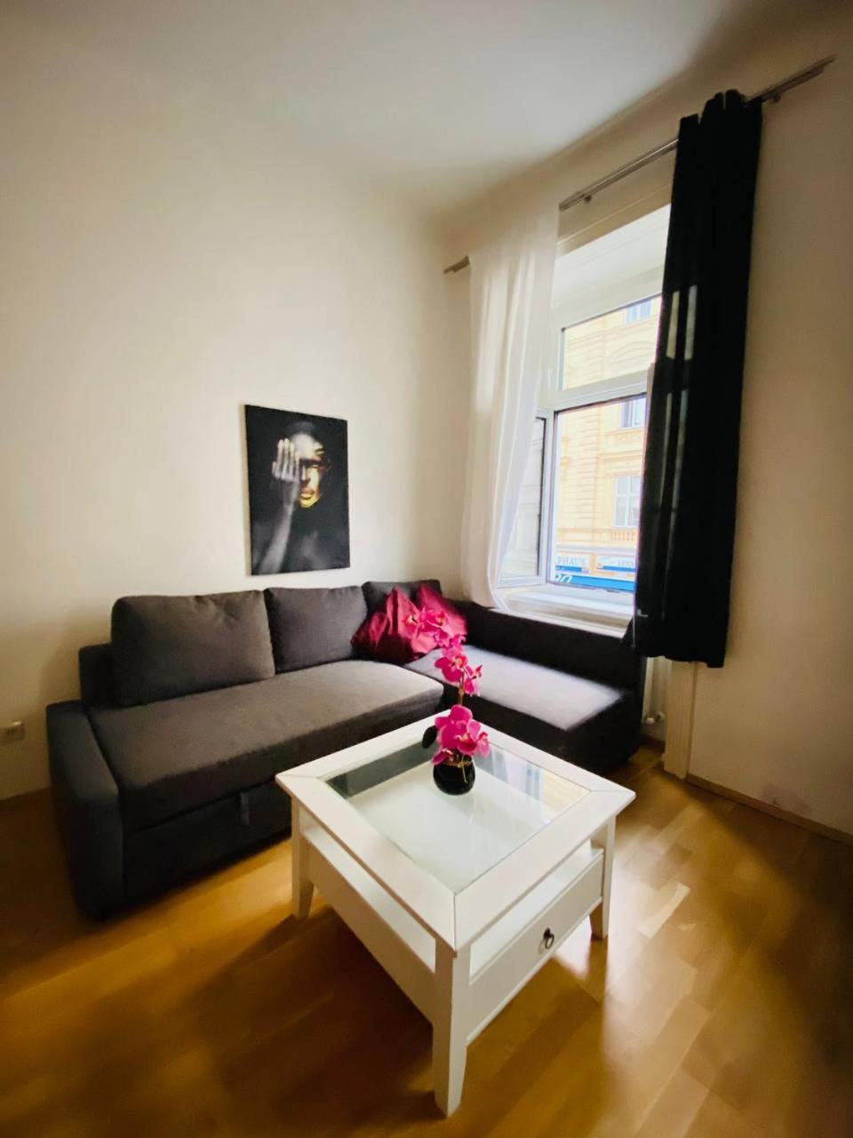 Family Apartment Th8 8 Bécs Kültér fotó