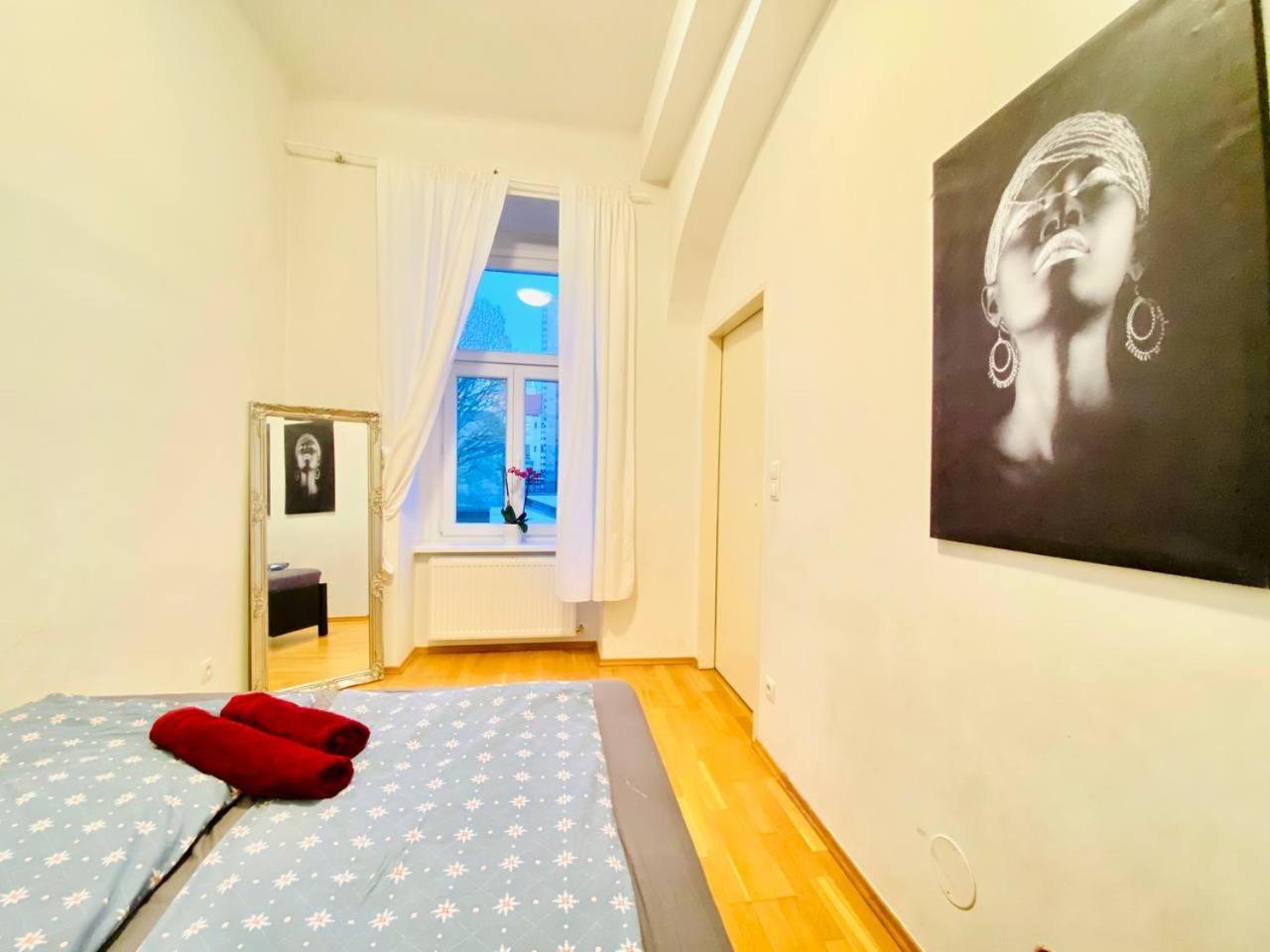 Family Apartment Th8 8 Bécs Kültér fotó