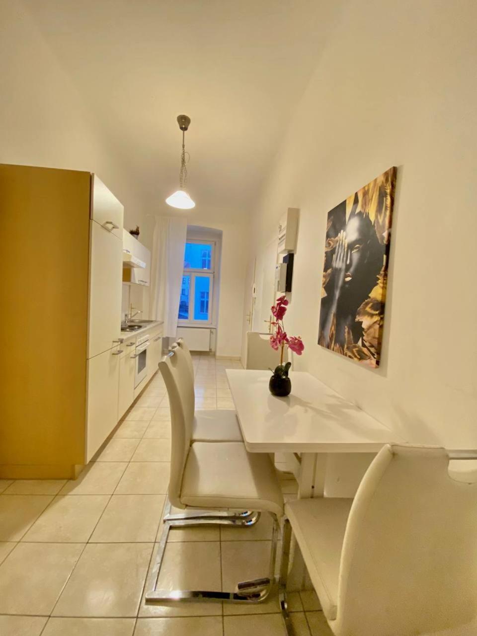 Family Apartment Th8 8 Bécs Kültér fotó