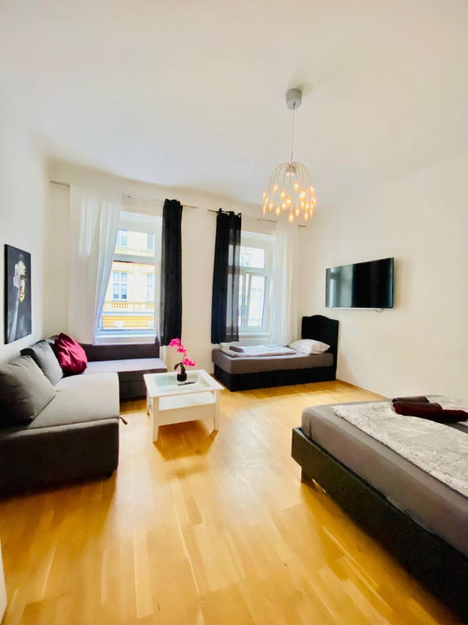 Family Apartment Th8 8 Bécs Kültér fotó