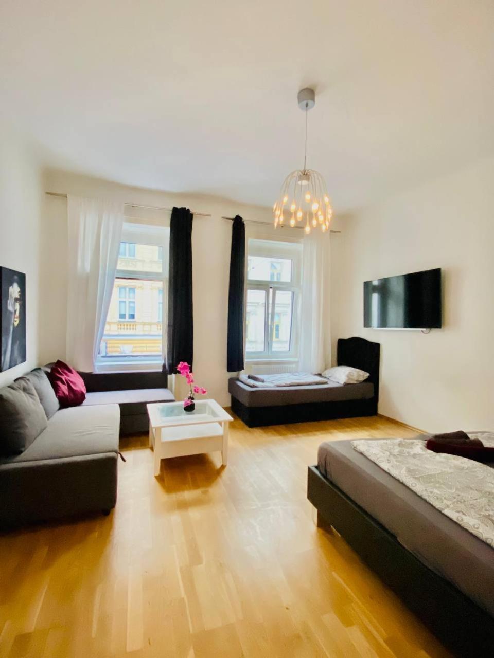 Family Apartment Th8 8 Bécs Kültér fotó