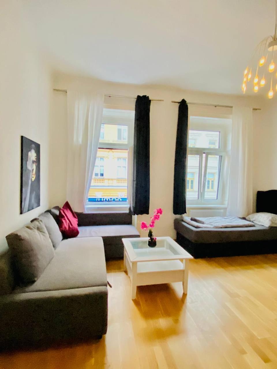Family Apartment Th8 8 Bécs Kültér fotó